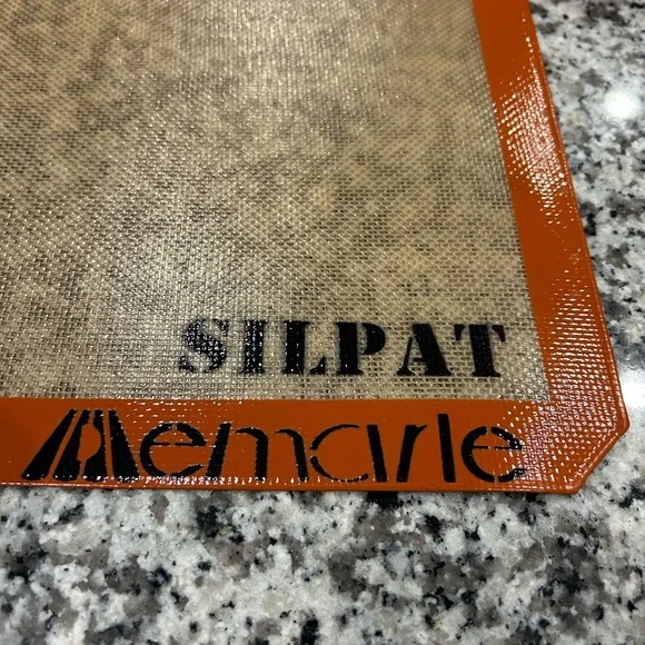 Silpat Silicone Baking Mats - US Half Size Set of 2 - Picture 3 of 6